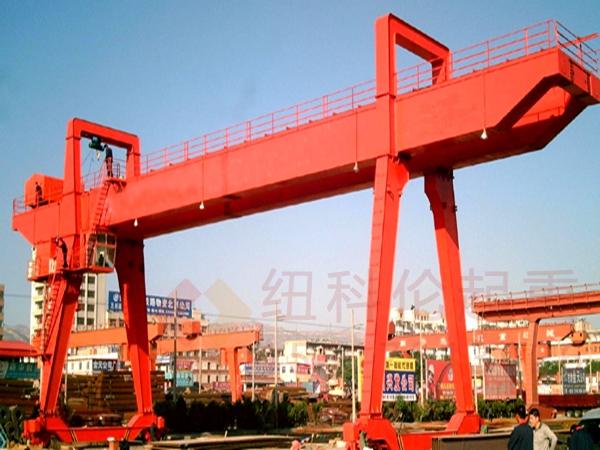 100吨龙门吊选型时如何匹配港口吞吐量需求