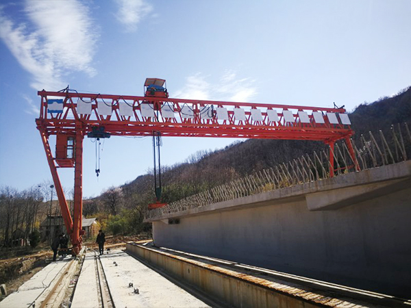 福建龙岩龙门吊销售厂家 20吨偏挂龙门吊售价